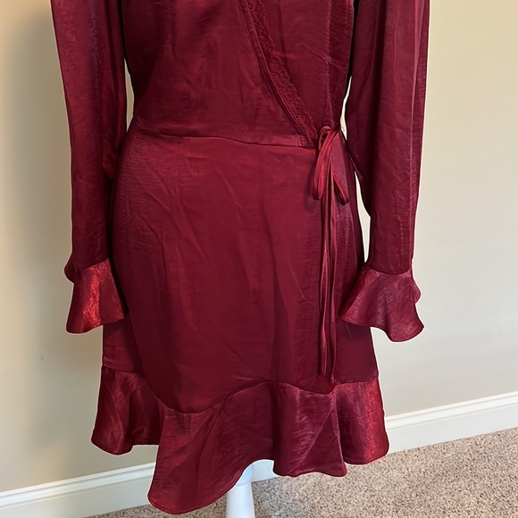 Xhilaration Dress size M. Long sleeve. Lace accents at neck. Trumpet sleeves. - Picture 3 of 7